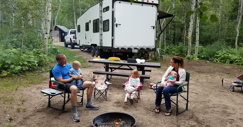 Mobil-home pour 6 en camping : comment bien choisir en 2026 ?