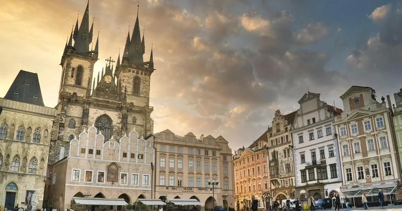 Le palimpseste architectural : comment lire Prague en trois heures
