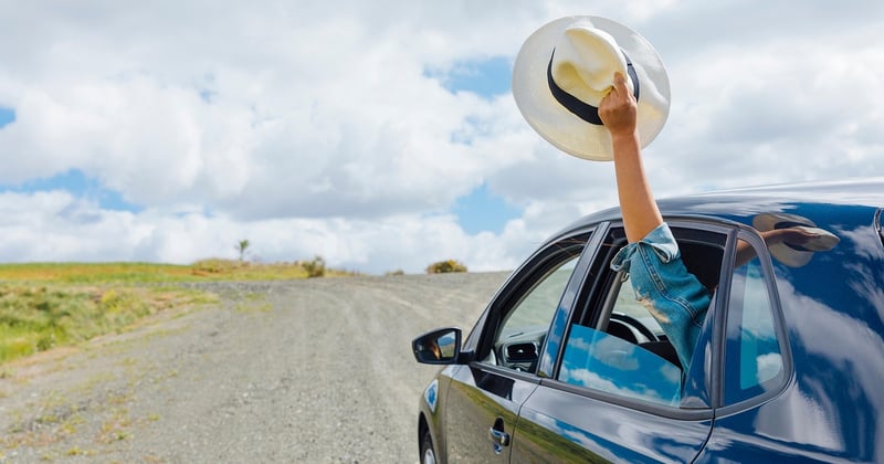 Solo en douceur : les meilleures destinations pour un premier voyage sans stress